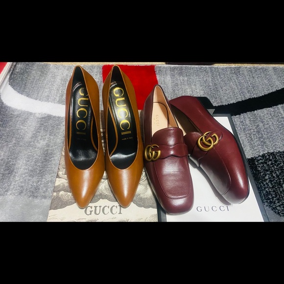 Gucci Bianca Pointed Toe Pumps. - Picture 8 of 16